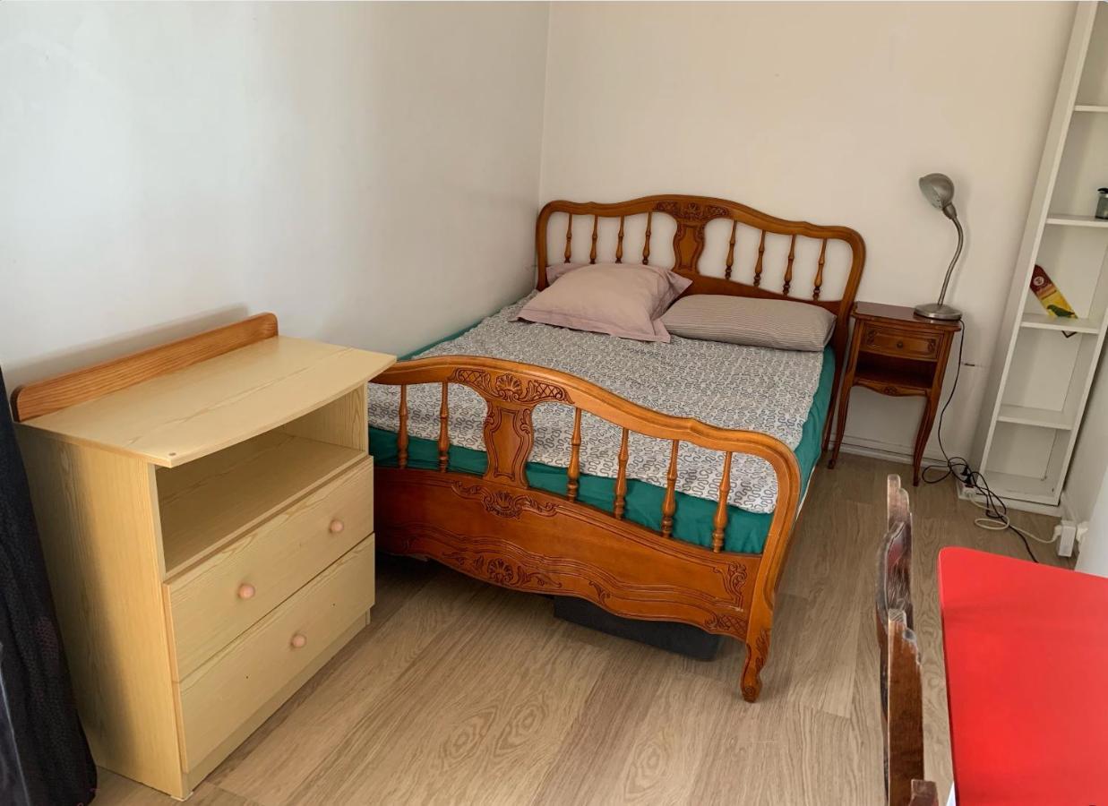 Une Chambre Simple Confortable Avec Acces Direct Aeroport D'Orly Ngoại thất bức ảnh